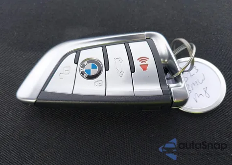 2023 BMW M8 Cabriolet Competition z USA, uszkodzony, nr VIN WBSDZ0C02PCK72974